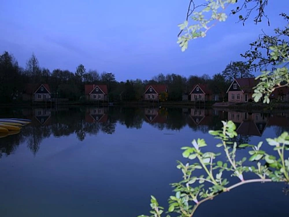 Spacious, Detached Home with Wifi, 20km From Assen