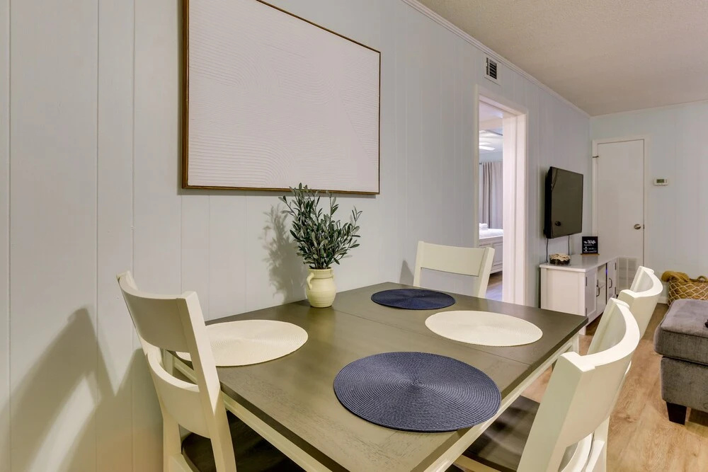 Walk to Beach: Hilton Head Getaway w/ Balcony!