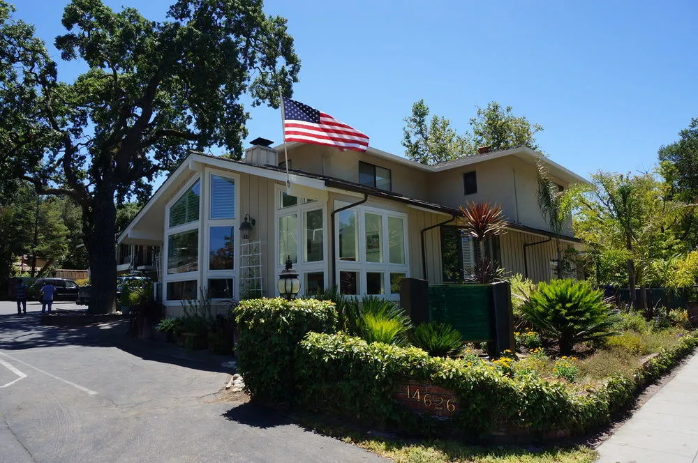 Saratoga Oaks Lodge