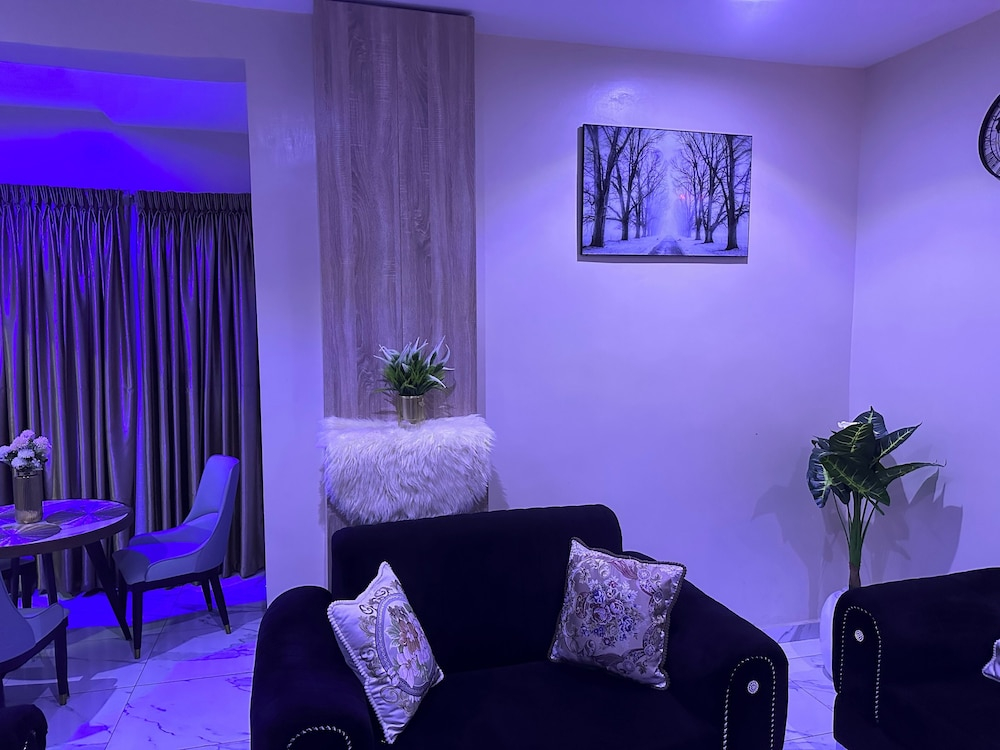 De Lords Resort Hotel & Suites