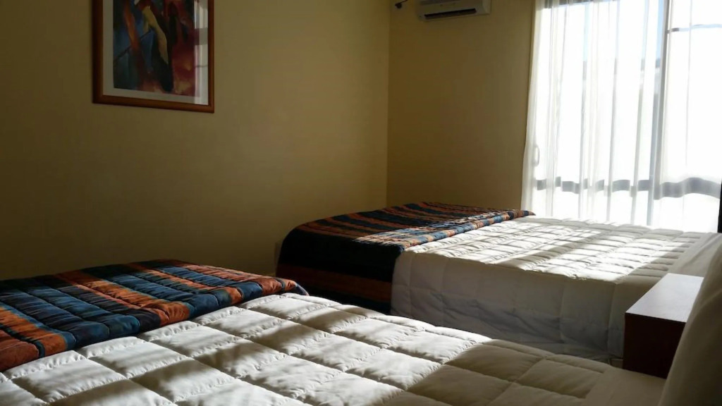 The Peaks Motor Inn