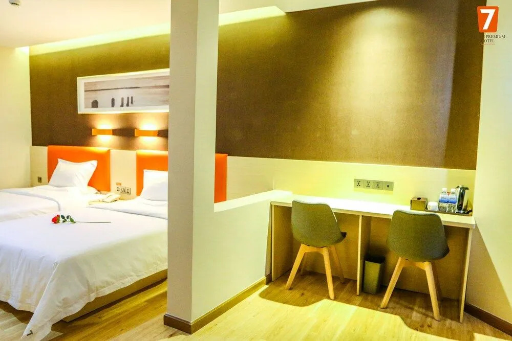 7 Days Premium Hotel