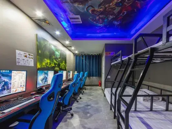 Zhuoyue E-Sports Hotel (Wuhan Hubei University of Technology Store)