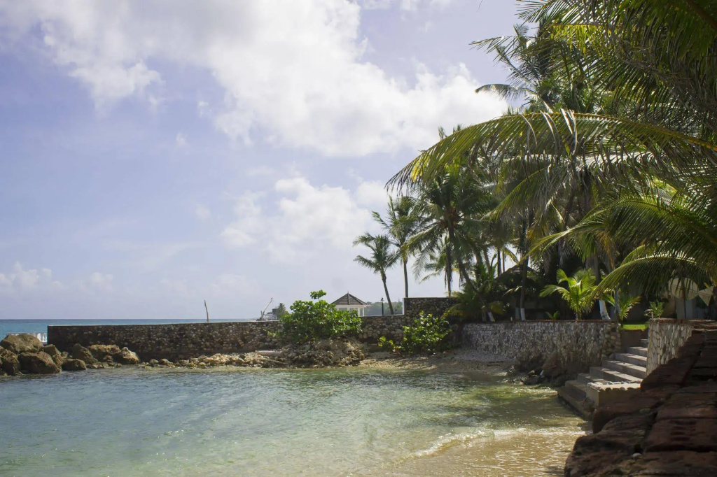 Chrisanns Beach Resort