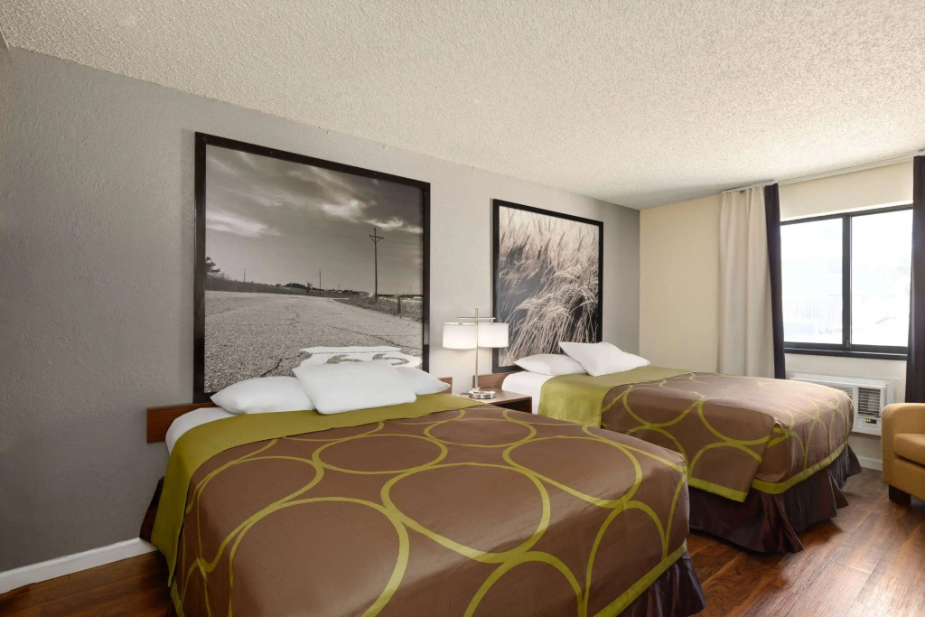 Super 8 by Wyndham Dodge City
