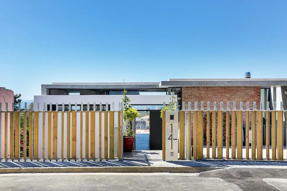 Upper Green Point Roos Villa