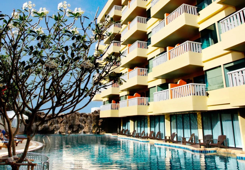 Palmyra Patong Resort Phuket - SHA Extra Plus