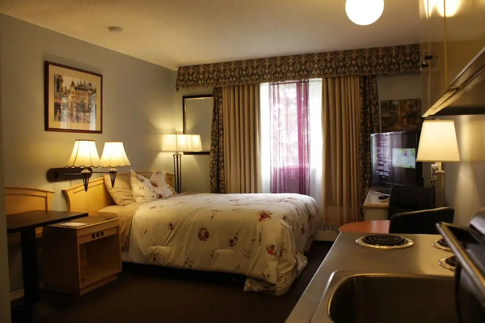 Hillcrest Motel
