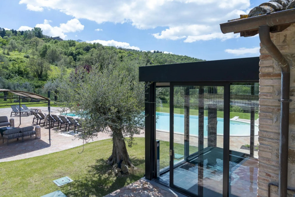 Villa Trasimena is a property with great character, located in a truly enviable position overlooking-Villa Trasimena