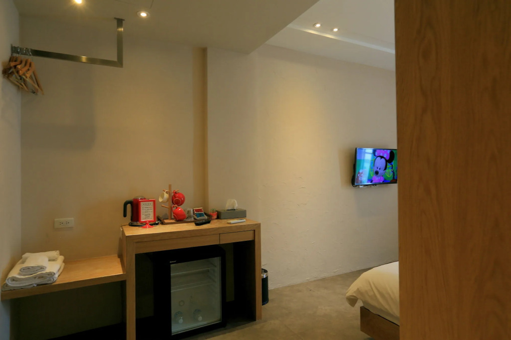 Station 100m B&B