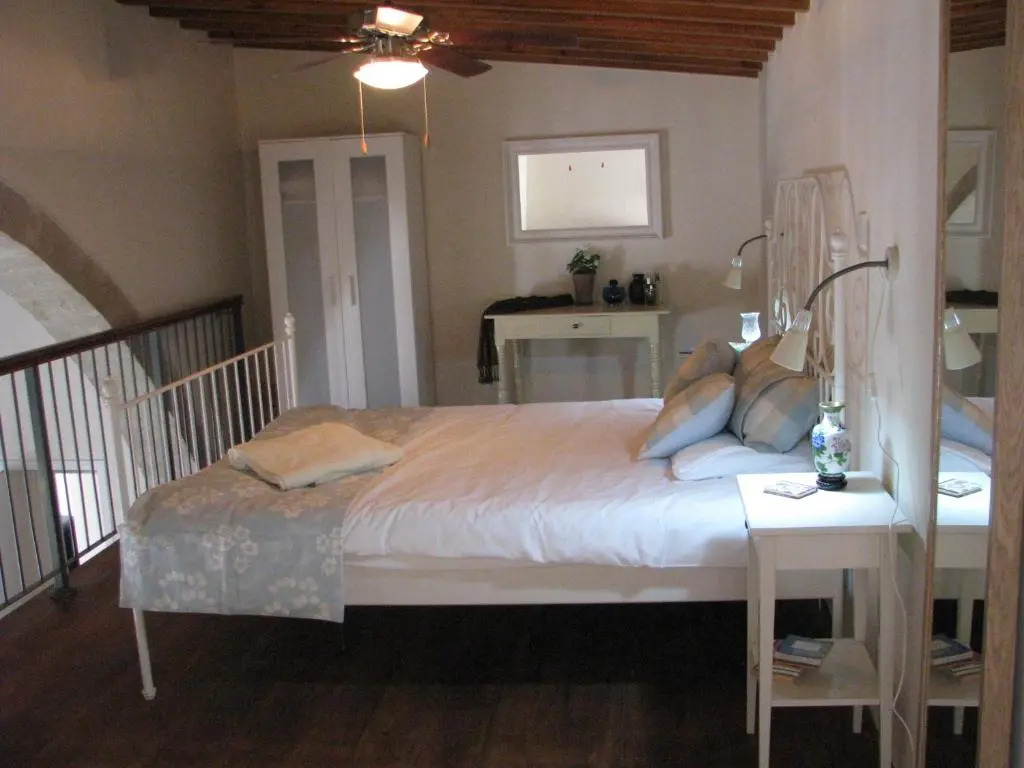 Dolphin Guest House and Studios