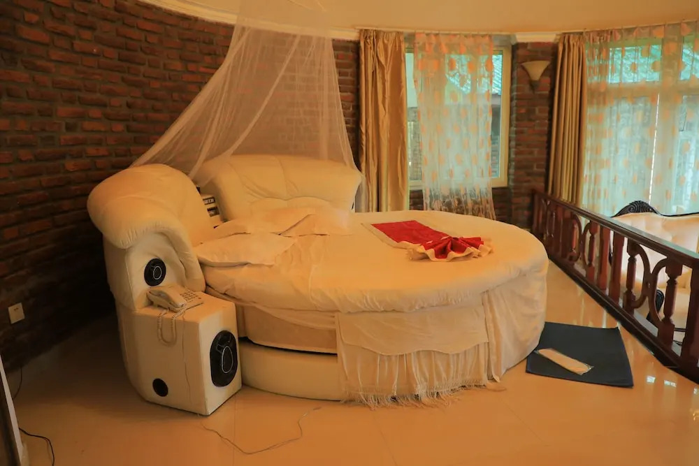 Lewi Resort and Spa