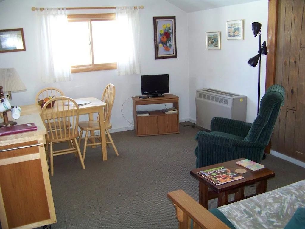 Peterson's Cottages