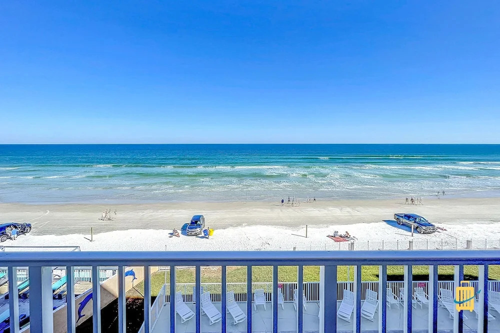 Beachfront Oceania Beach Club Complex