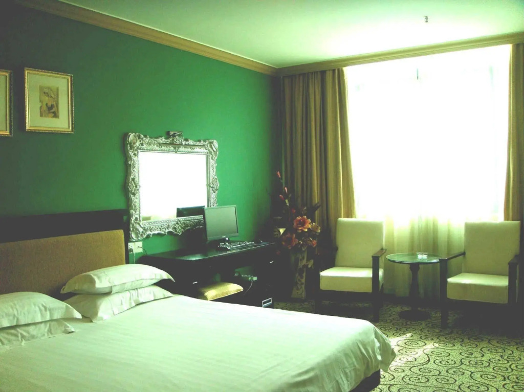 Mao Feng Hotel (Guangzhou Nancun Wanbo Metro Station)