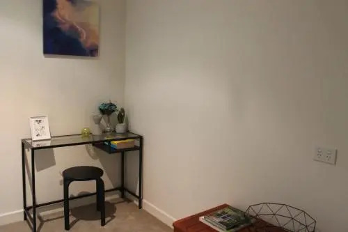 Exquisite Family Home +Parking, Close to CBD
