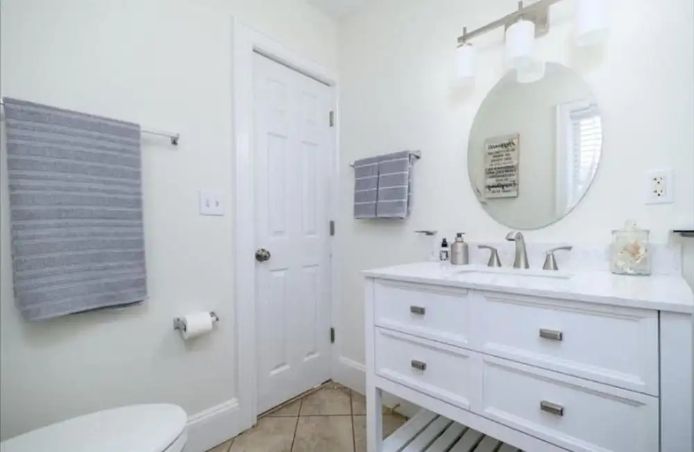 Black Rock Home - 4 bed - Jacuzzi Bath - Beach
