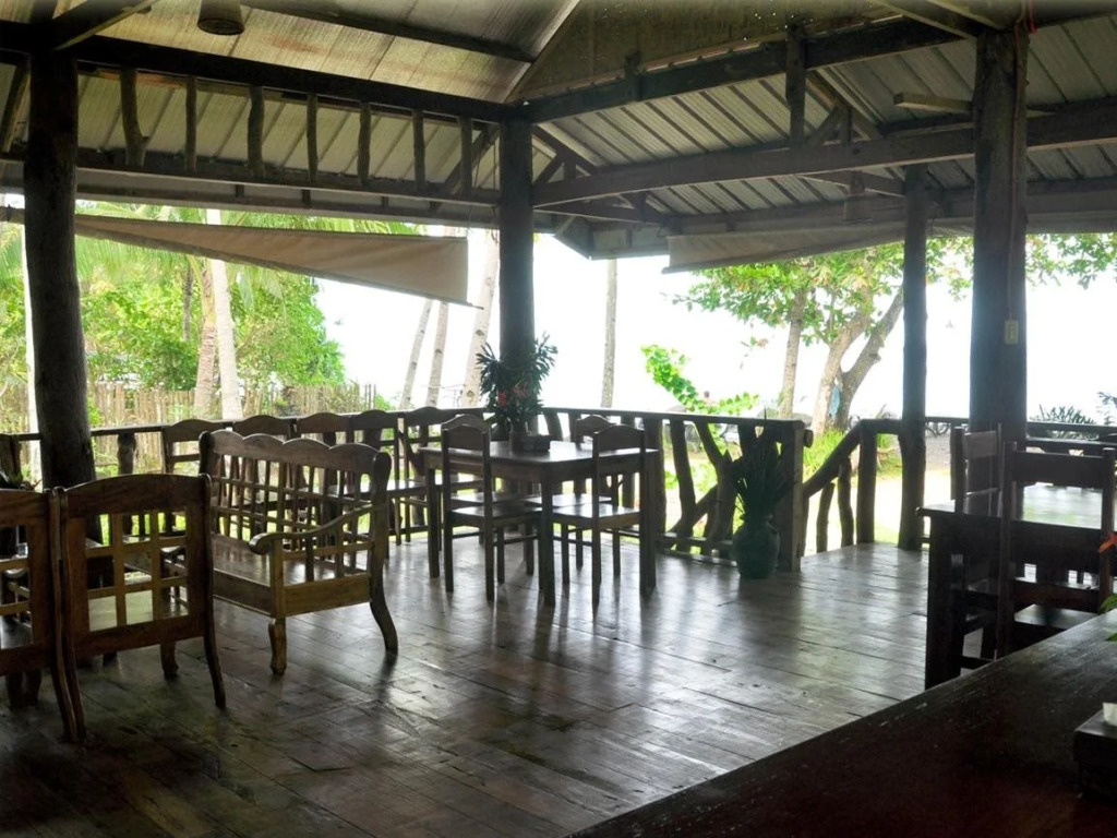 Algen's Dive Resort