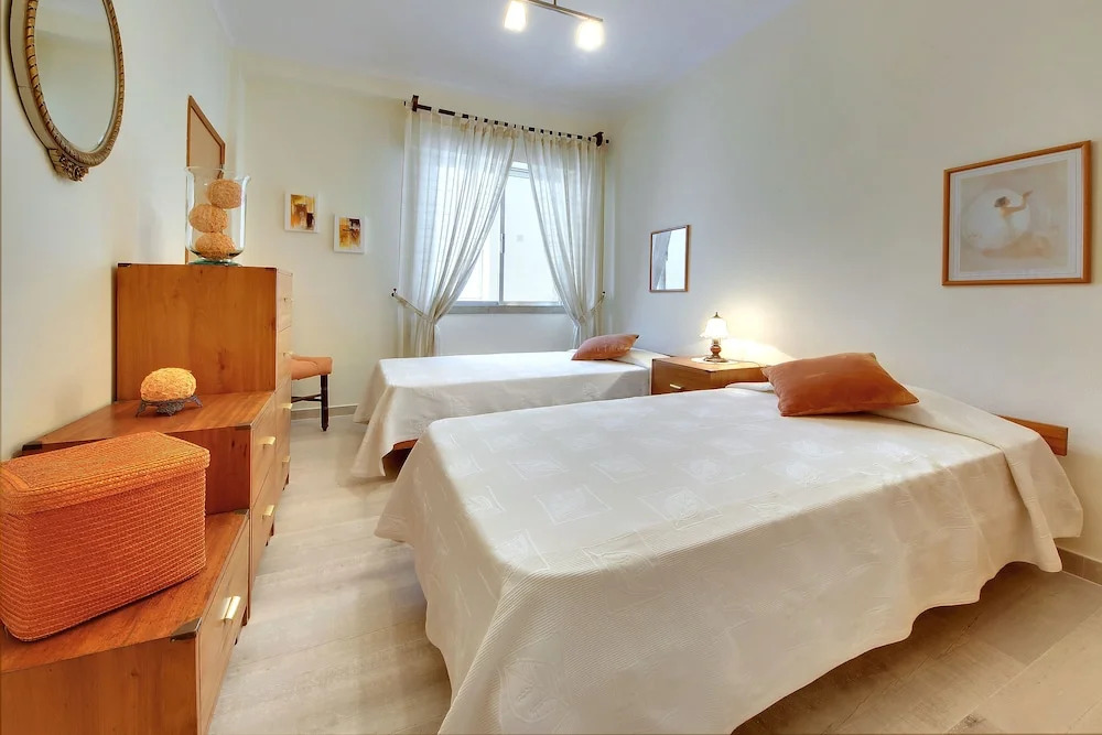 Inn The Beach Apartments by Seareen