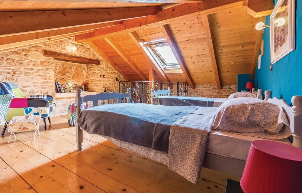Beautiful Home in Marcana With Wifi and 2 Bedrooms
