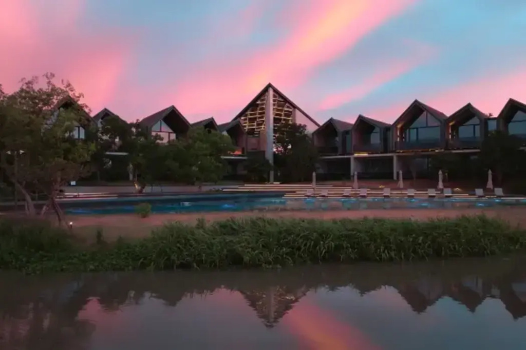 The Lucid Resort Deqing