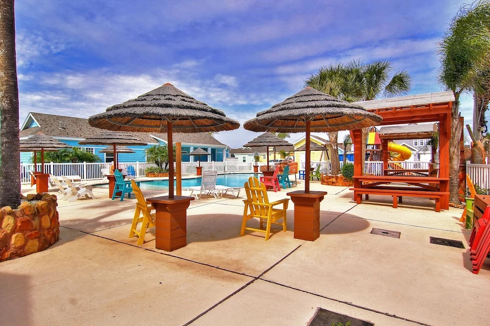 Hook's Harbor Pb204 3 Bedrooms 3 Bathrooms Condo