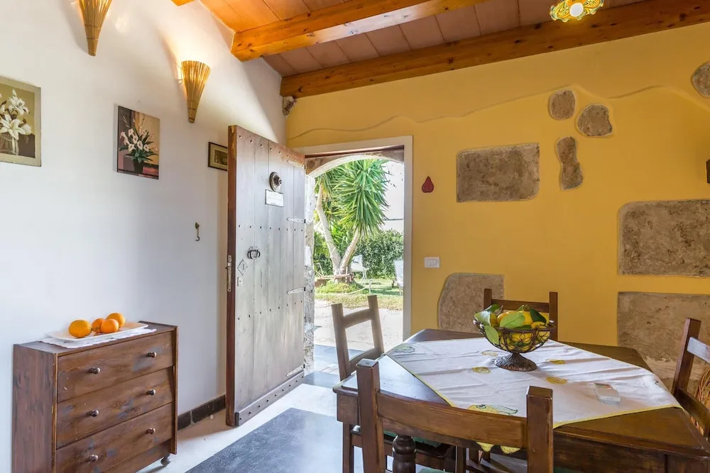House With one Bedroom in Avola, With Enclosed Garden - 2 km From the Beach