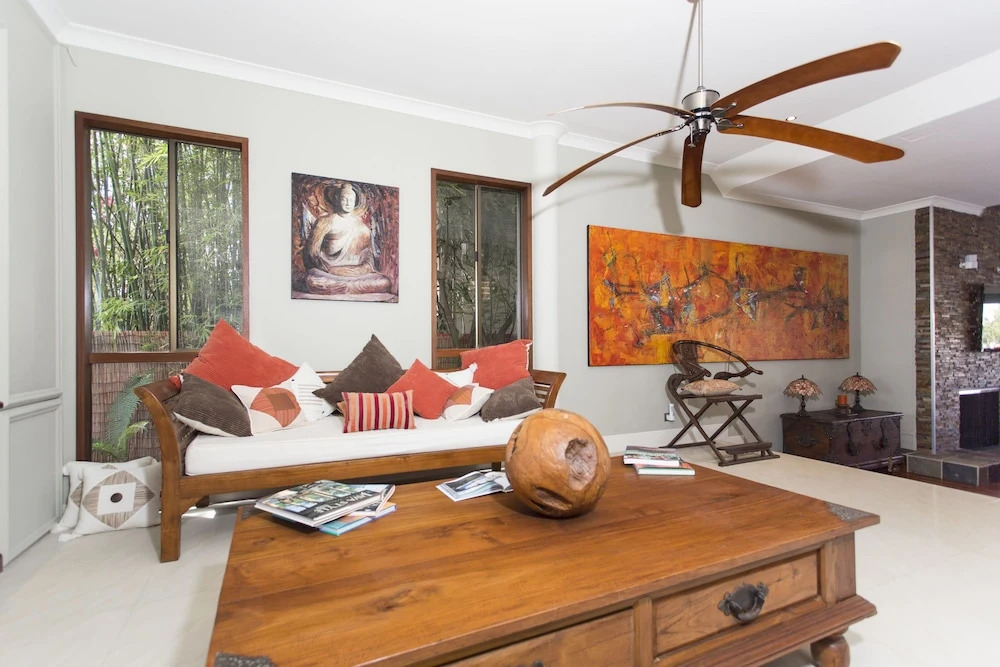 Bali Island Villa in Surfers Paradise