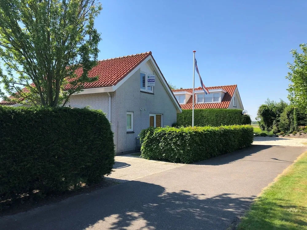 Deluxe Holiday Home in Noordwijk by the Forest
