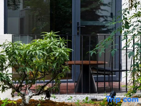 LvYin Island Coffee Hotel (Weihai High-speed Railway Station)