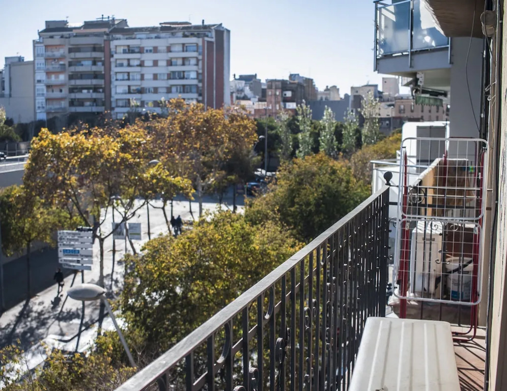 HOMEnFUN Plaza España Apartment