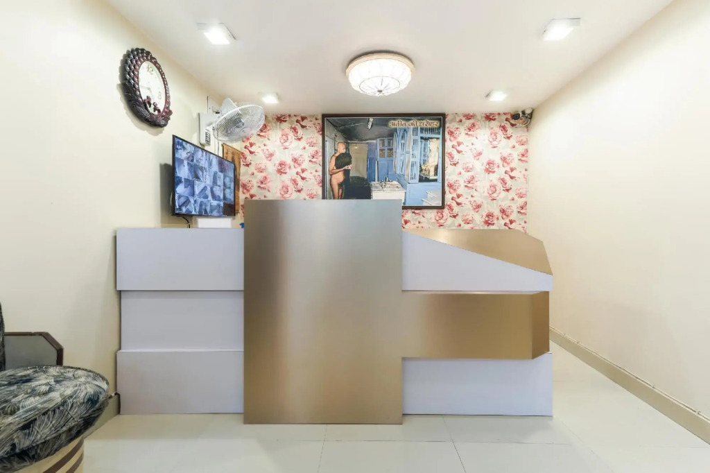 Hotel Girnar