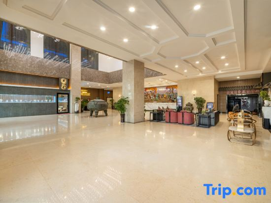 Guoyu Grand Hotel (Hetian Yulong Kashi River Yudu City Branch)