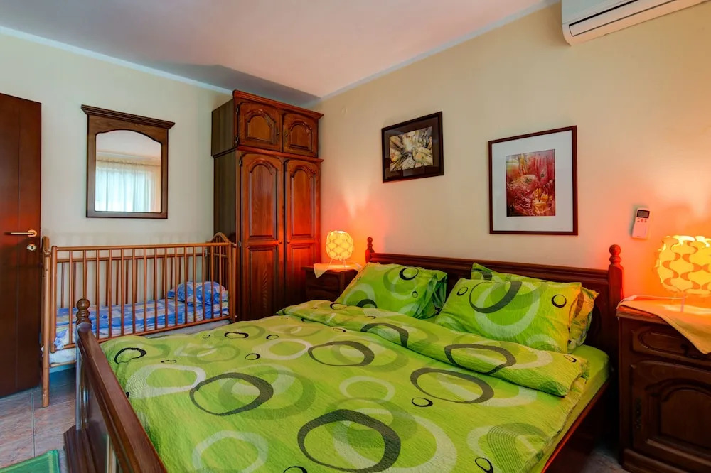 Apartments Varja