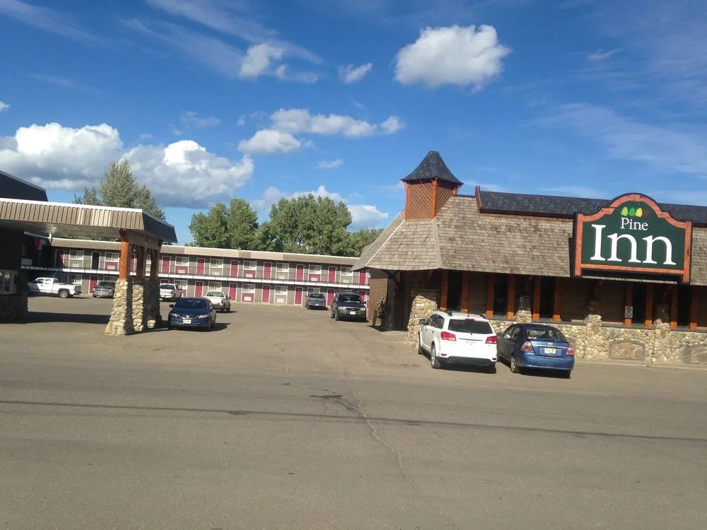 The Pinecone Inn & Suites
