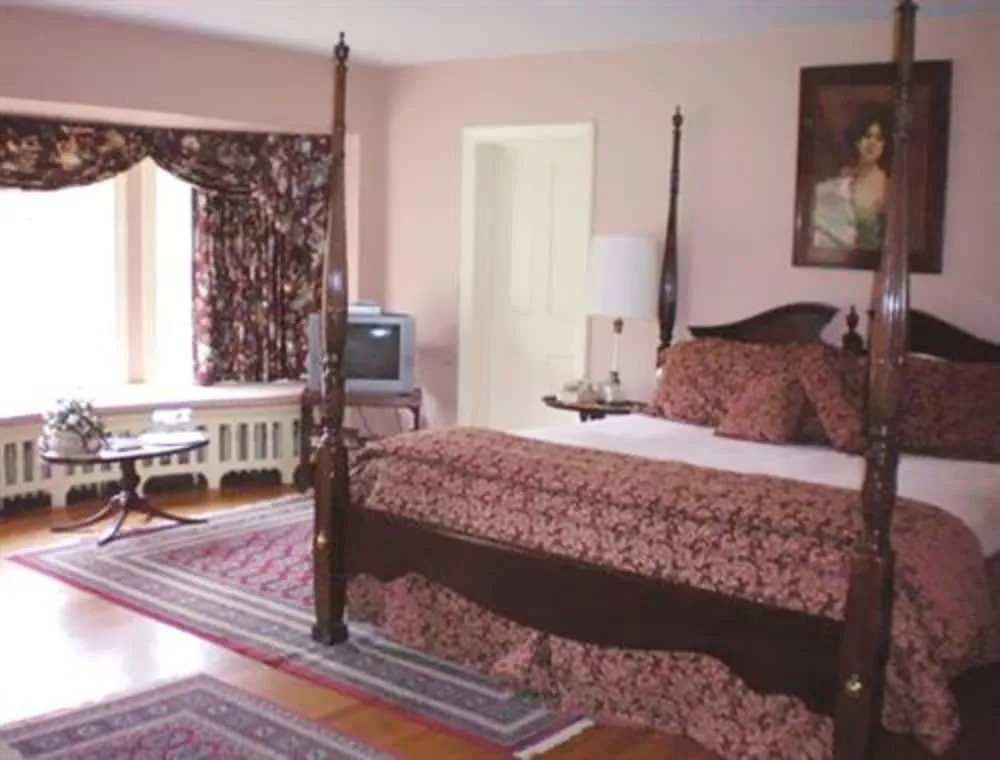 Montague Inn Bed & Breakfast