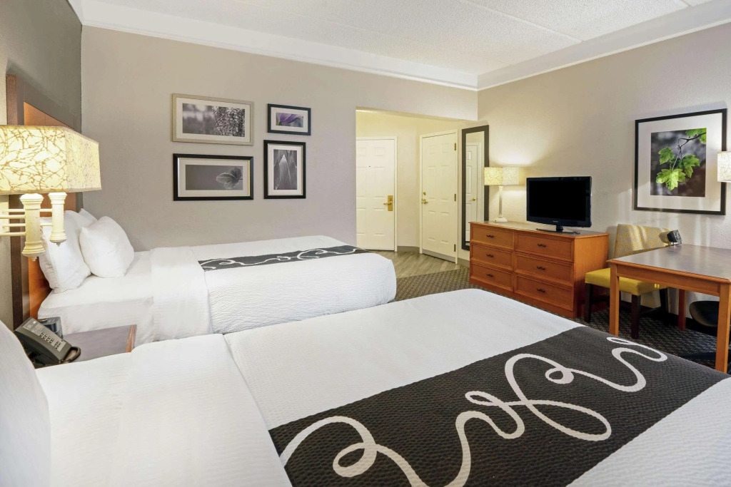 La Quinta by Wyndham Houston West Park 10