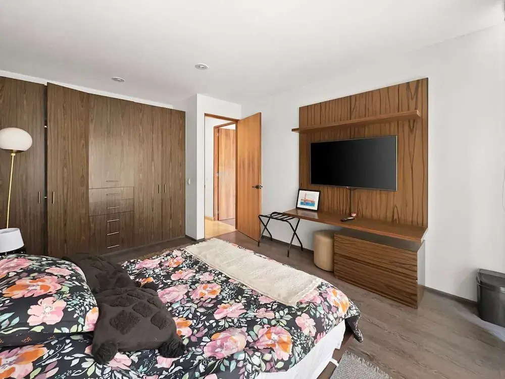 20-202 Elegant 2br-roma Norte Parking 24-7 Security