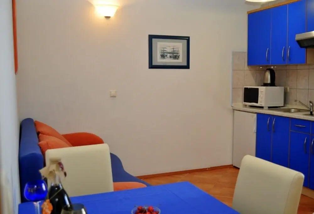 Ivi - big Parking and Courtyard - SA6