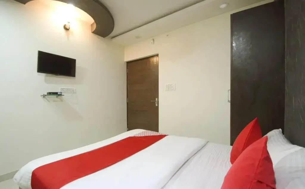 The Royal Inn by OYO Rooms
