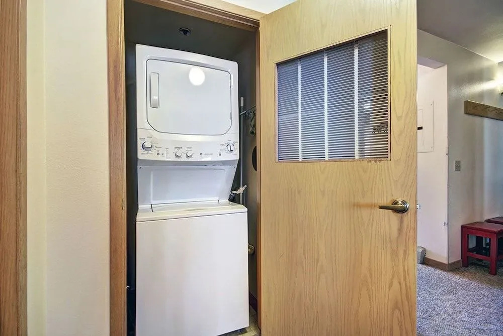 Tyra Chalet 336 - Ski-In/Ski-Out by RedAwning