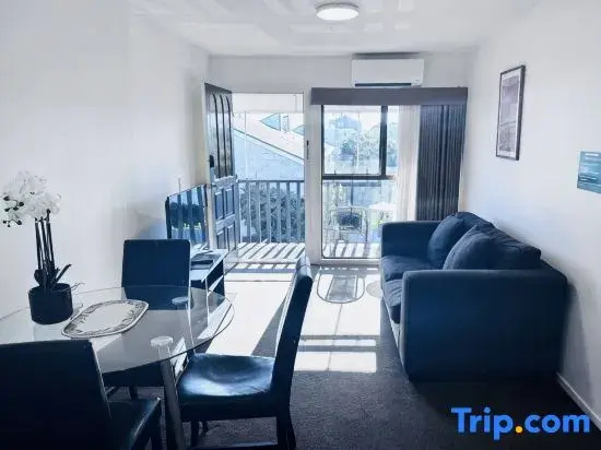 Merivale Court One Bedroom Apartment-Unit 8