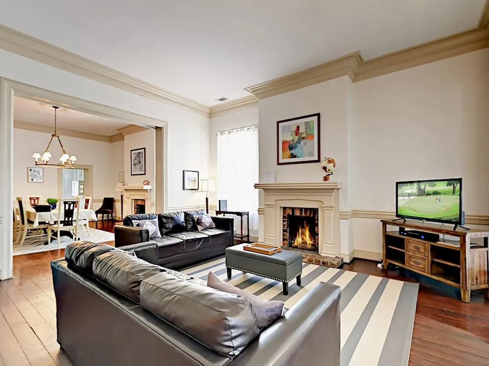 125 E Liberty Home 2 Bedrooms 2.5 Bathrooms Townhouse
