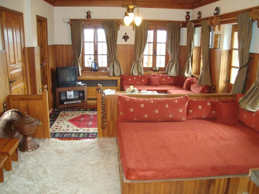 Frixos House