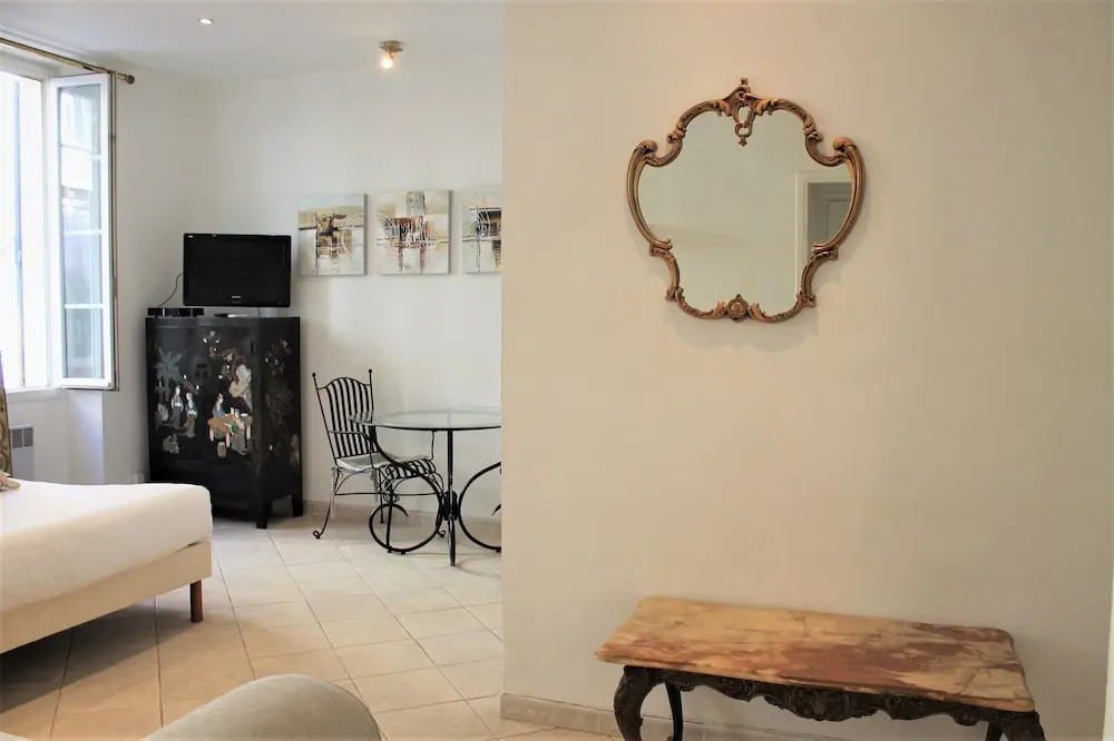 British Style and Central 1 Bedroom