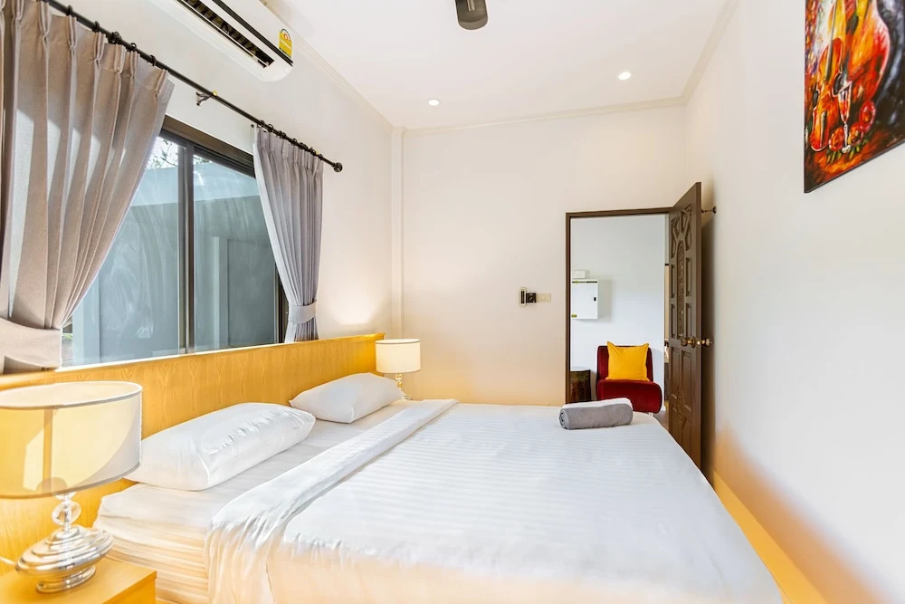 Happy Family Villa2 Phuket Private Pool Villa 5 Bedrooms with Large Kitchen and Garden