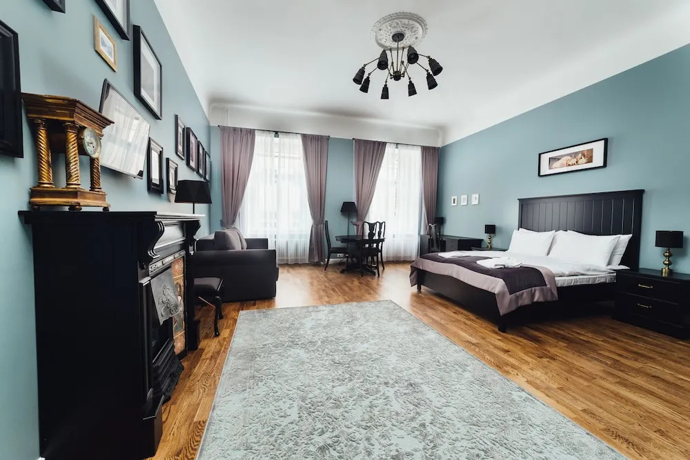 Sherlock Apartments