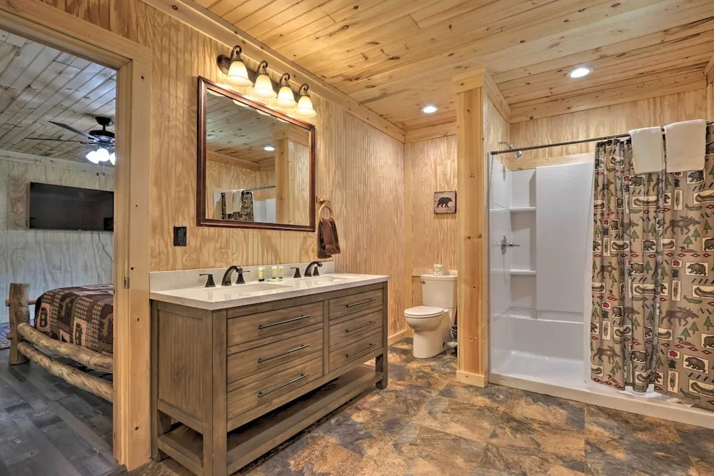 1 Mi to Dtwn Gatlinburg: Cabin w/ Game Room