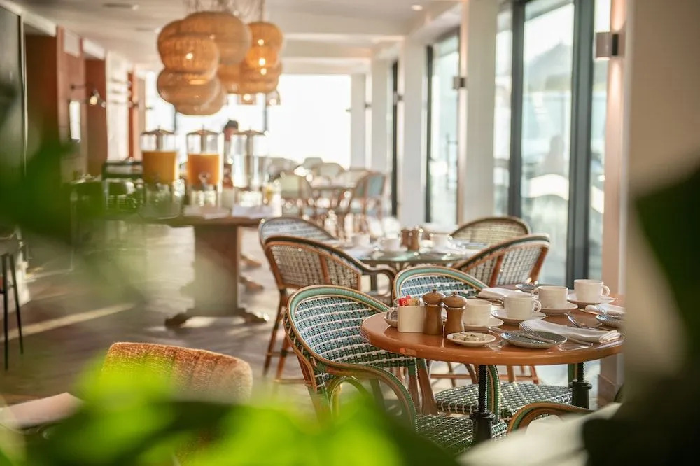 Harbour Beach Club, Hotel & Spa