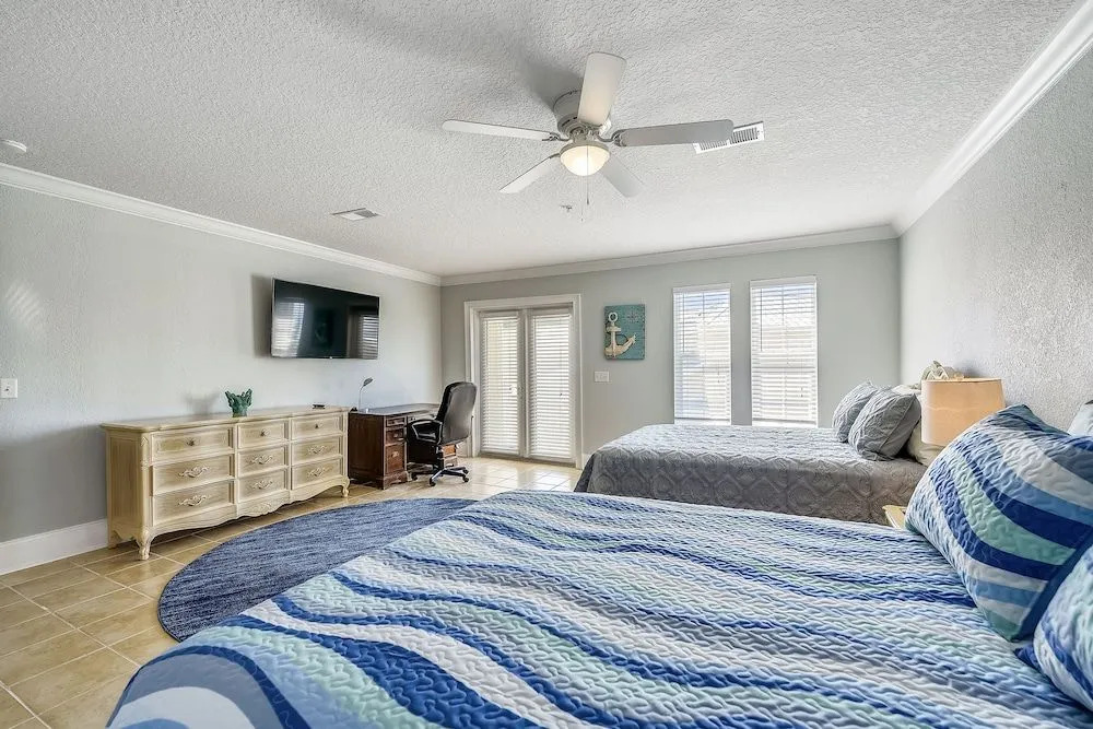 C Dreams by Book That Condo